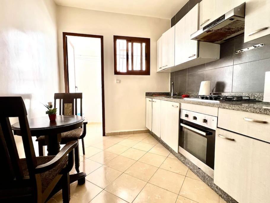Chic Fast Internet Apartment *